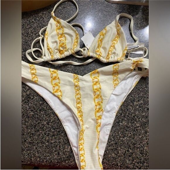 WeWoreWhat NWT Gold Chain Print Bikini Set
Size XS - Picture 12 of 12